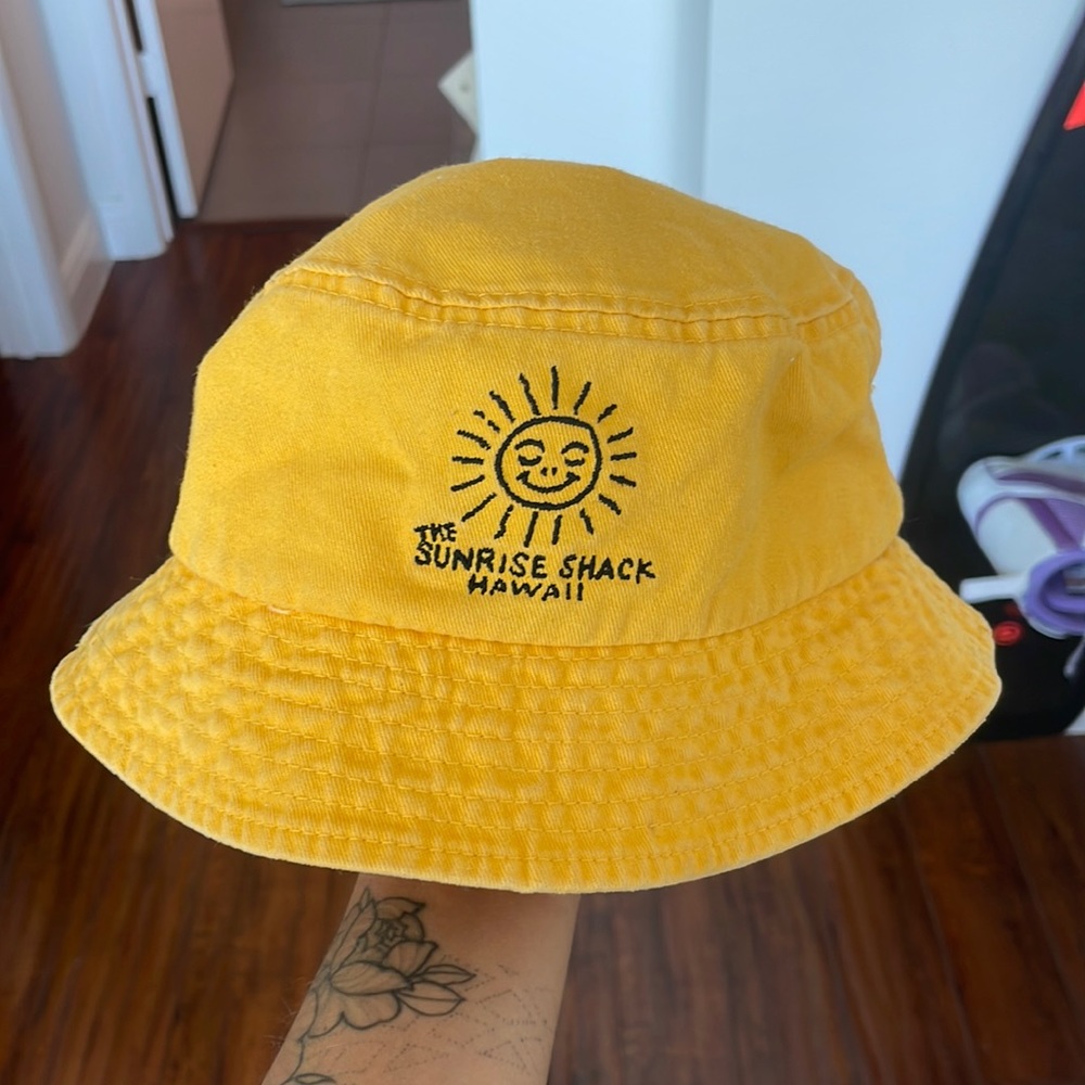 Sunrise shack bucket hat